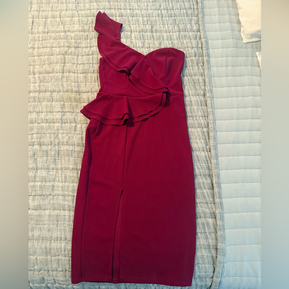 Elegant Burgundy One-Shoulder Dress